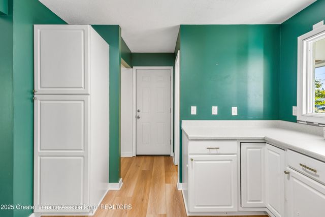 1516 Elmwood Road, Lansing, MI 48917