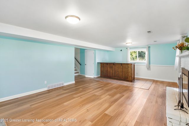 1516 Elmwood Road, Lansing, MI 48917