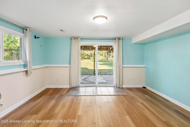 1516 Elmwood Road, Lansing, MI 48917