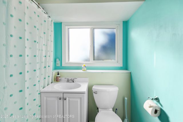 1516 Elmwood Road, Lansing, MI 48917