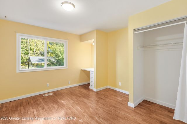 1516 Elmwood Road, Lansing, MI 48917