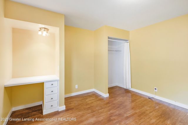 1516 Elmwood Road, Lansing, MI 48917