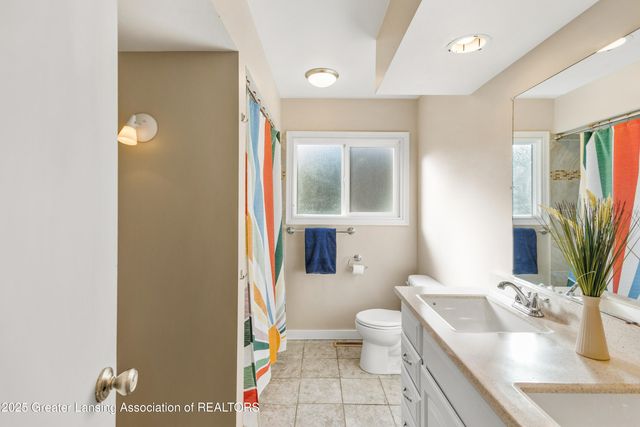 1516 Elmwood Road, Lansing, MI 48917