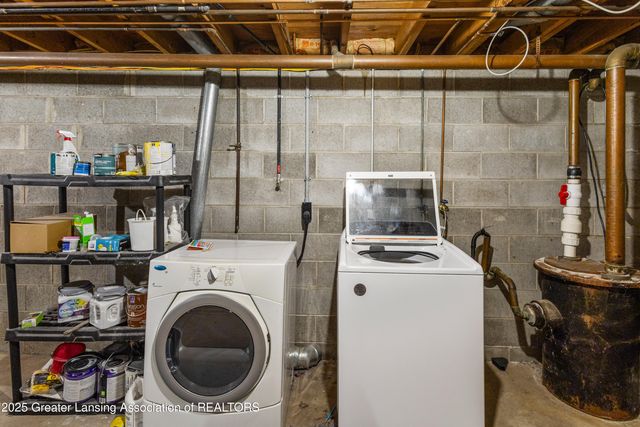 1516 Elmwood Road, Lansing, MI 48917