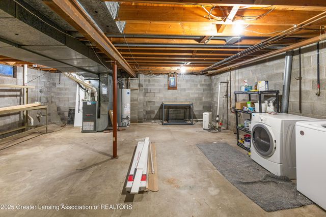 1516 Elmwood Road, Lansing, MI 48917