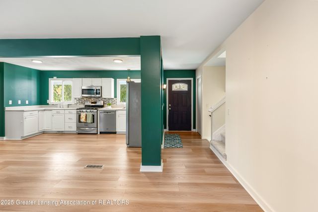 1516 Elmwood Road, Lansing, MI 48917