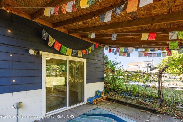 1516 Elmwood Road, Lansing, MI 48917