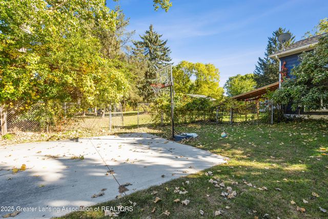 1516 Elmwood Road, Lansing, MI 48917