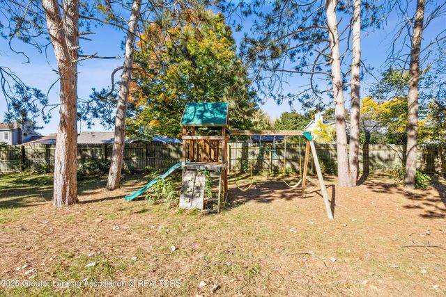 1516 Elmwood Road, Lansing, MI 48917