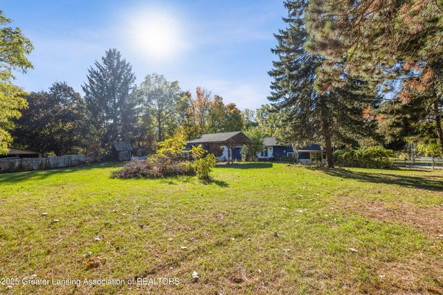 1516 Elmwood Road, Lansing, MI 48917