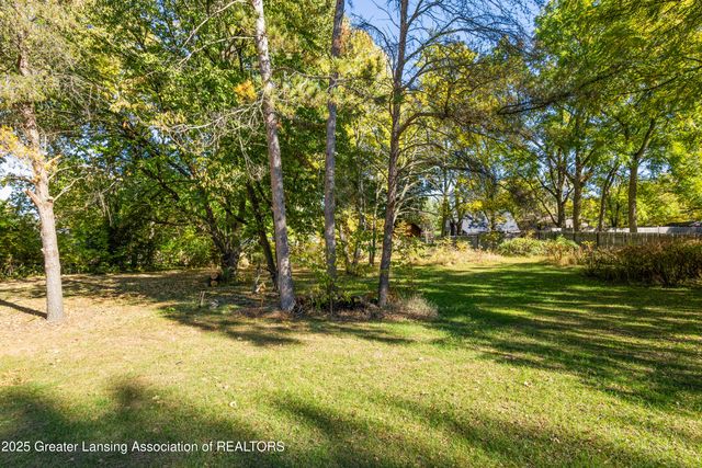 1516 Elmwood Road, Lansing, MI 48917