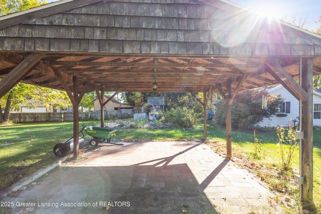 1516 Elmwood Road, Lansing, MI 48917