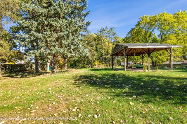 1516 Elmwood Road, Lansing, MI 48917