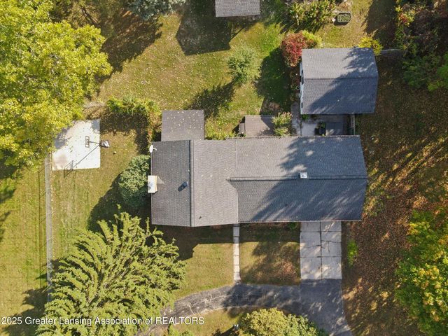 1516 Elmwood Road, Lansing, MI 48917