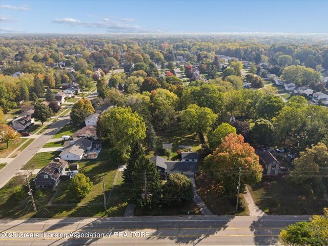 1516 Elmwood Road, Lansing, MI 48917