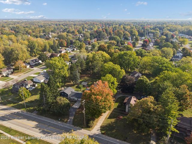 1516 Elmwood Road, Lansing, MI 48917