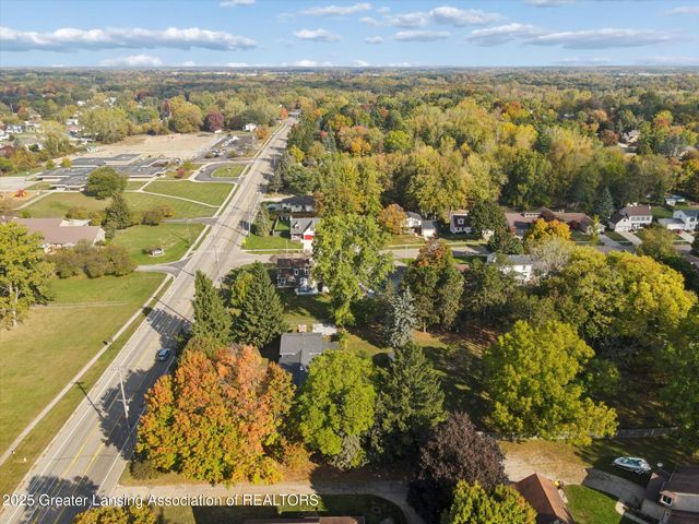 1516 Elmwood Road, Lansing, MI 48917