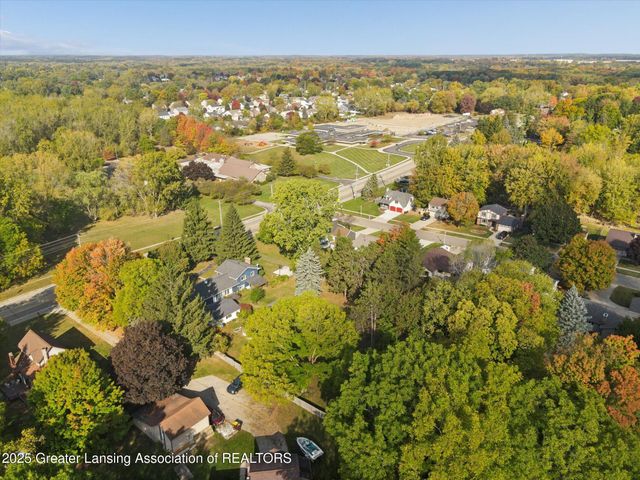 1516 Elmwood Road, Lansing, MI 48917