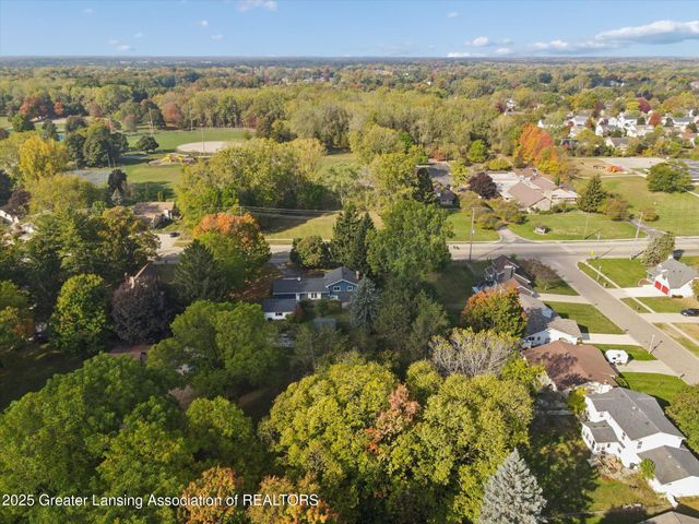 1516 Elmwood Road, Lansing, MI 48917