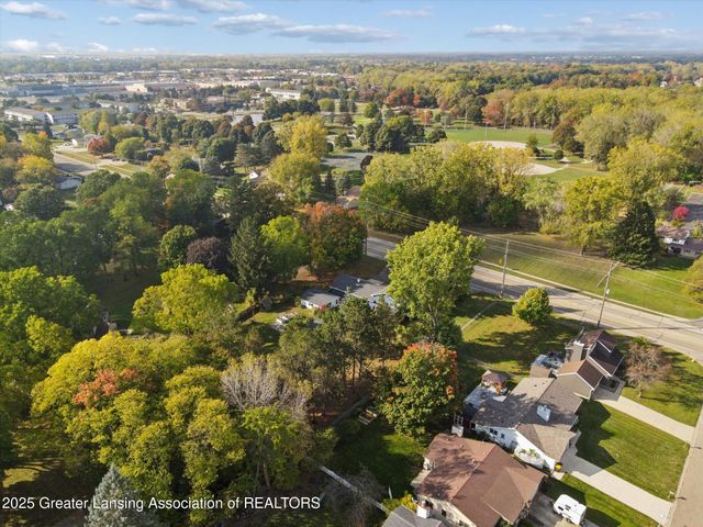 1516 Elmwood Road, Lansing, MI 48917