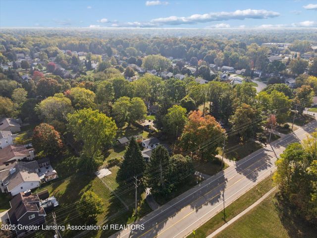 1516 Elmwood Road, Lansing, MI 48917