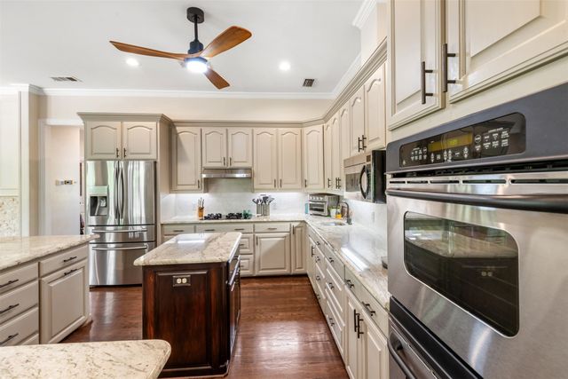 200 Shadow Wood Drive, Argyle, TX 76226