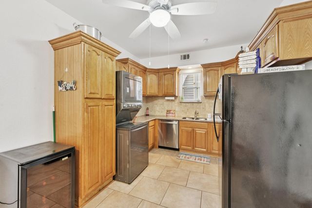 2024 Ursuline Street, Galveston, TX 77550