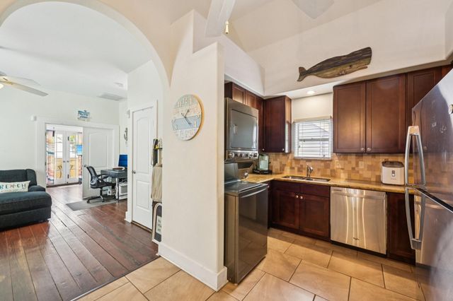 2024 Ursuline Street, Galveston, TX 77550