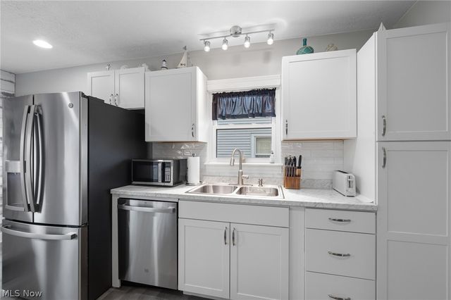 147 Hamilton Street, Elyria, OH 44035