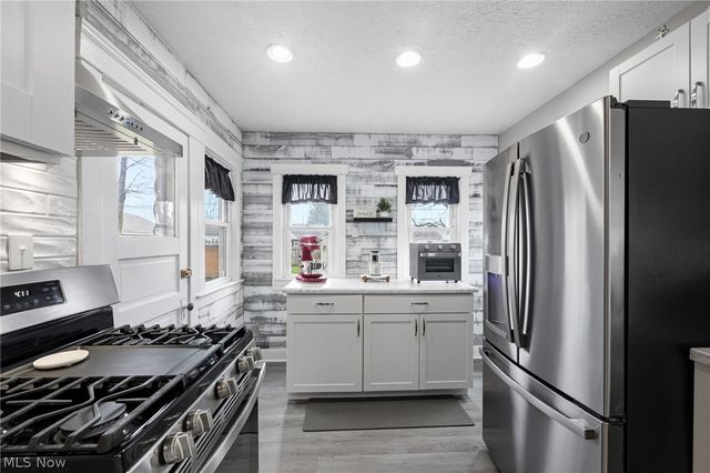 147 Hamilton Street, Elyria, OH 44035