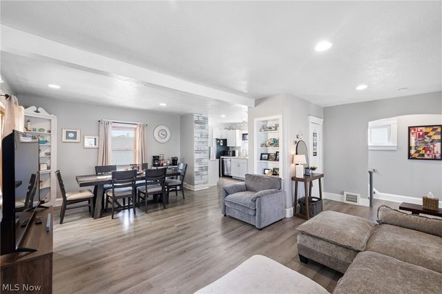 147 Hamilton Street, Elyria, OH 44035