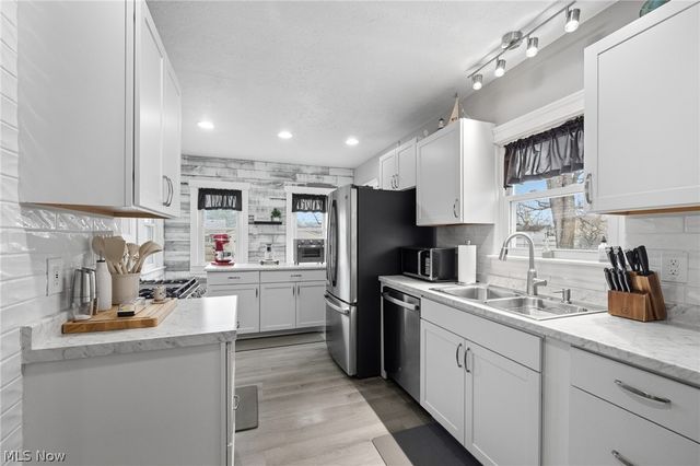 147 Hamilton Street, Elyria, OH 44035