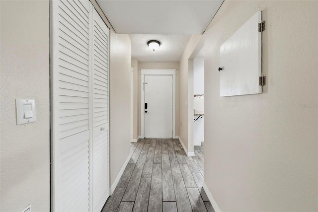 3821 N OAK DRIVE J21, Tampa, FL 33611