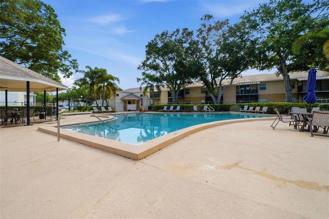 3821 N OAK DRIVE J21, Tampa, FL 33611