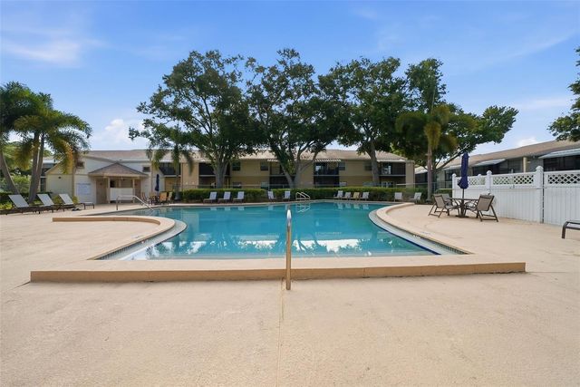 3821 N OAK DRIVE J21, Tampa, FL 33611