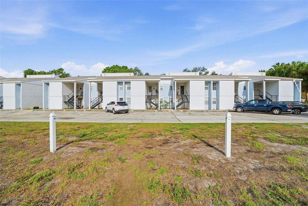 3821 N OAK DRIVE J21, Tampa, FL 33611