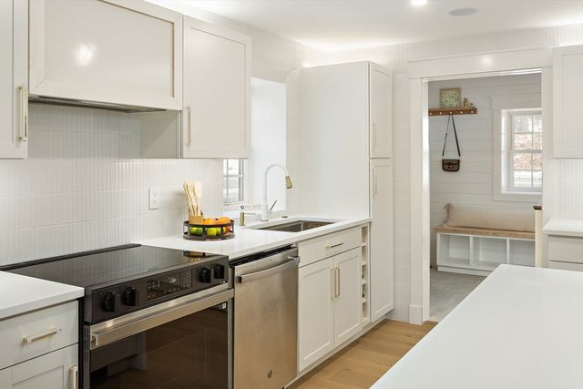 355 Maynard Rd, Sudbury, MA 01776