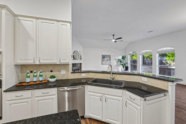 1017 Horseback HOLW, Austin, TX 78732