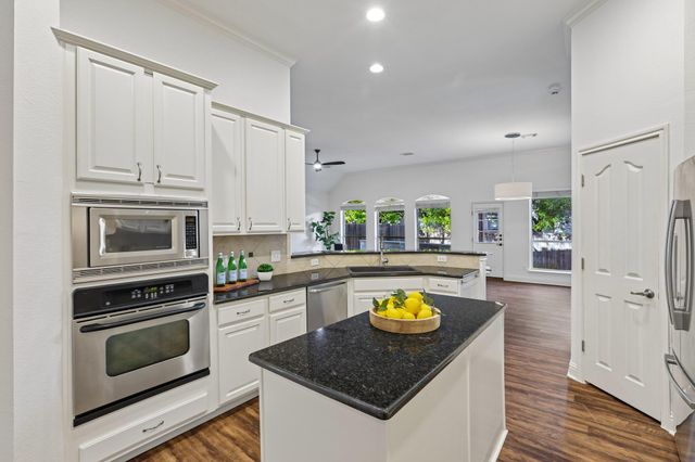 1017 Horseback HOLW, Austin, TX 78732