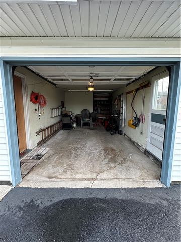 19 Morningstar Drive, Gates, NY 14606