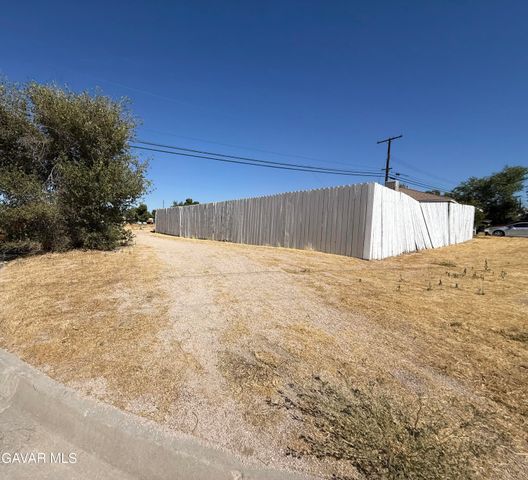 W Milling Street, Lancaster, CA 93534