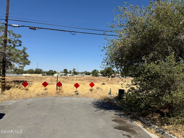 W Milling Street, Lancaster, CA 93534