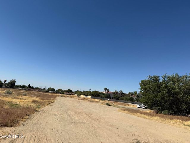 W Milling Street, Lancaster, CA 93534