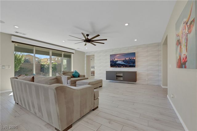 1609 Dream Canyon Avenue, North Las Vegas, NV 89084