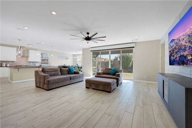 1609 Dream Canyon Avenue, North Las Vegas, NV 89084