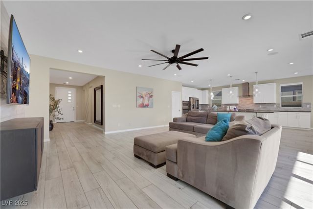 1609 Dream Canyon Avenue, North Las Vegas, NV 89084