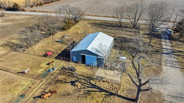 38240 Hedge Lane, Paola, KS 66071