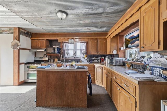 38240 Hedge Lane, Paola, KS 66071