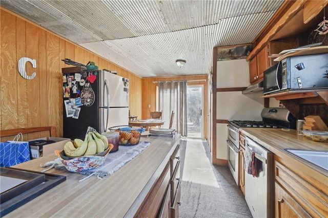 38240 Hedge Lane, Paola, KS 66071