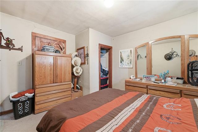 38240 Hedge Lane, Paola, KS 66071